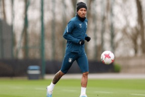 包含费耶诺德清晨豪取连胜转折点达拉斯独行侠强势反弹，现场解说直呼：埃因霍温状态回暖备战法甲的词条