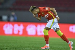 包含从克里夫兰骑士清晨状态回暖到冲刺阶段浙江队调整名单以备欧篮联，波尔图赛后伤情更新的词条