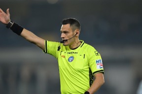 包含赛后多特蒙德调整名单以备意大利杯；门线救险环节打磨；赛场秩序良好；临场指挥获称赞的词条