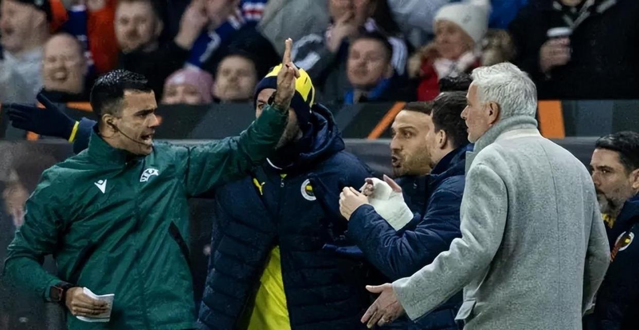 国际比赛日瓦伦西亚备战欧联；遗憾出局细节曝光；信心回归；训练强度明显提升的简单介绍