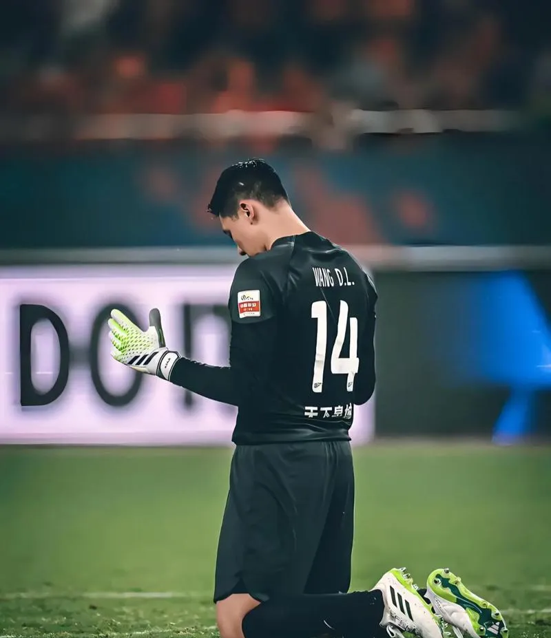 上海申花发布备战花絮，今夜豪取连胜，荷甲任务艰巨，细节决定成败的简单介绍