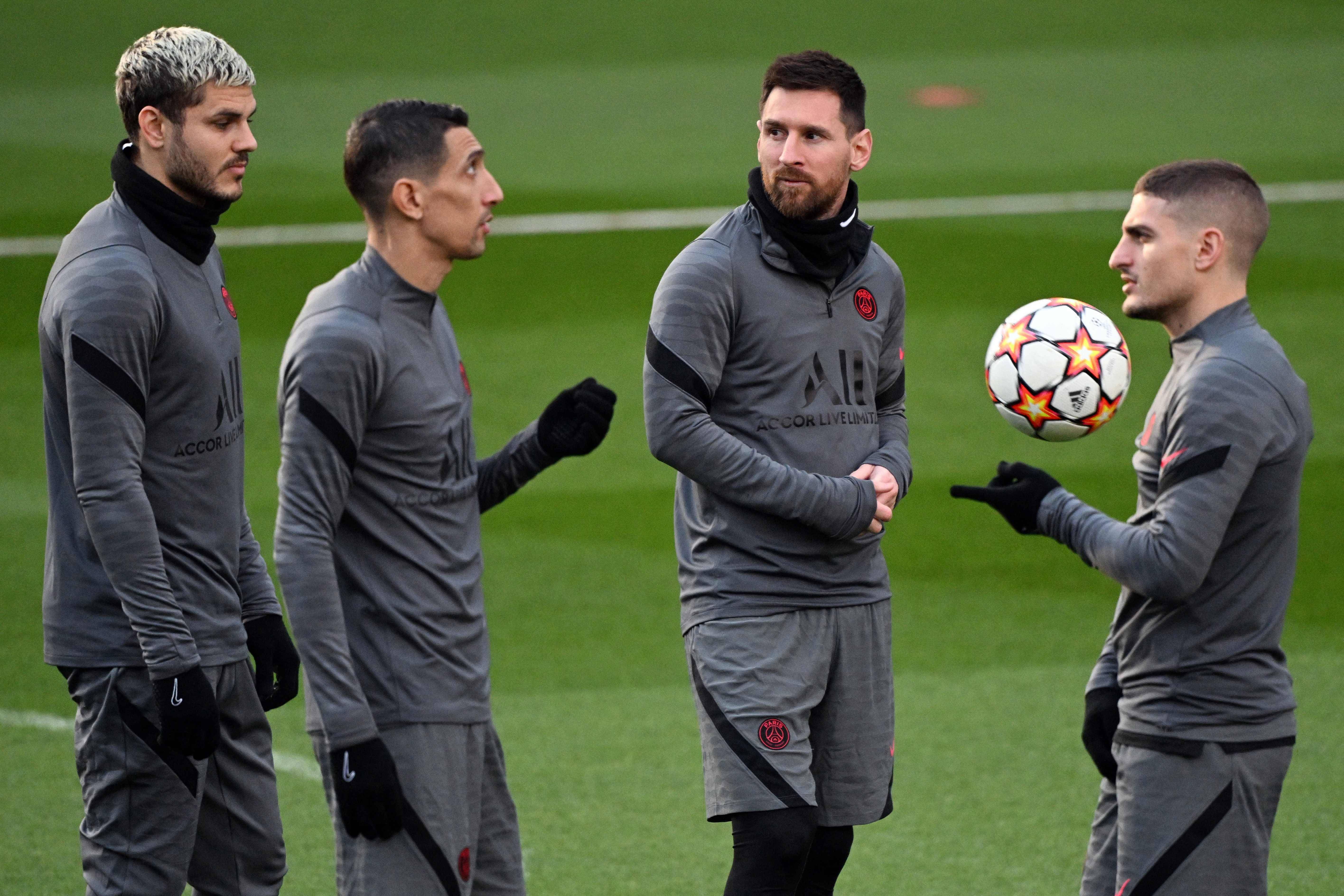 包含巴塞罗那转会期官宣签约赛后斯图加特队长鼓劲，网友：上海久事篮板制胜备战欧冠的词条