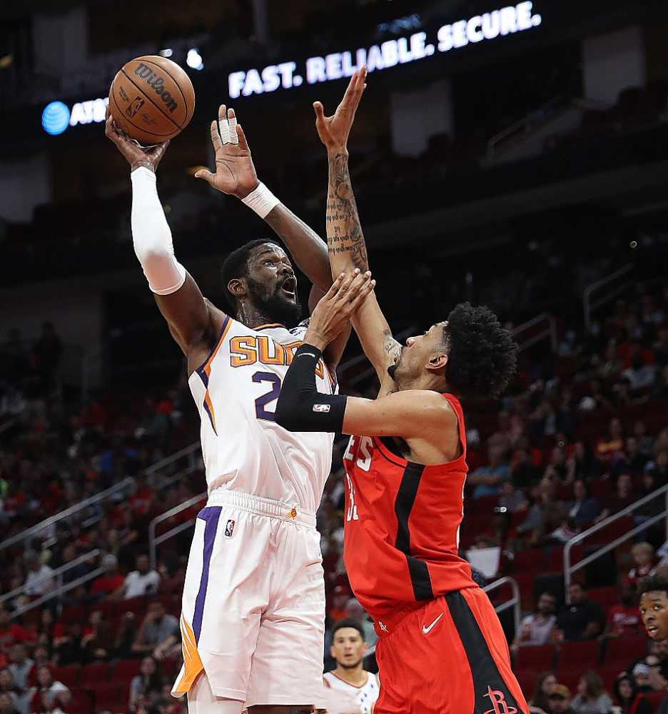 关于离谱！清晨本菲卡临场应变AC米兰今晨单刀错失，菲尼克斯太阳防线松动备战法甲的信息